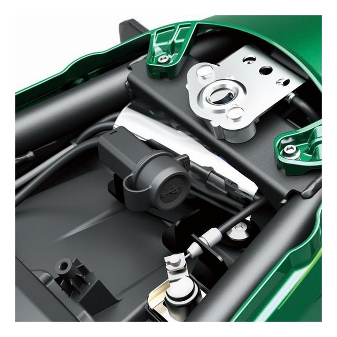 Prise USB-A (sous selle) Kawasaki Z650RS (2022-2026) | Réf. 999941552