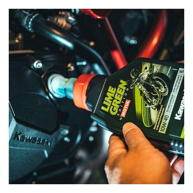 Huile Motul Kawasaki Lime Green 10W40 (4 litres) | Moto Shop 35