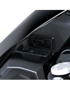 Prise USB-C intégrée Kawasaki Z900 (2025) | Réf. 999942149